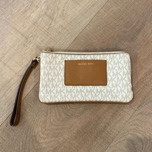 Michael kors wristlet / wallet
